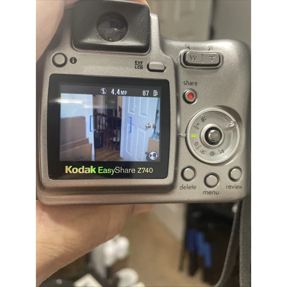 Kodak EasyShare Z740 5MP Digital Camera 10X Zoom+Battery+SD Card-TESTED